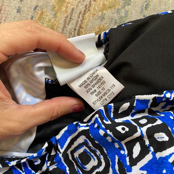 Geometric print one piece - Picture 3 of 4